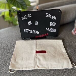 EUC VALENTINO GARAVANI X JAMIE REID APPLIQUÉ SLOGAN CLUTCH and dust bag UNISEX